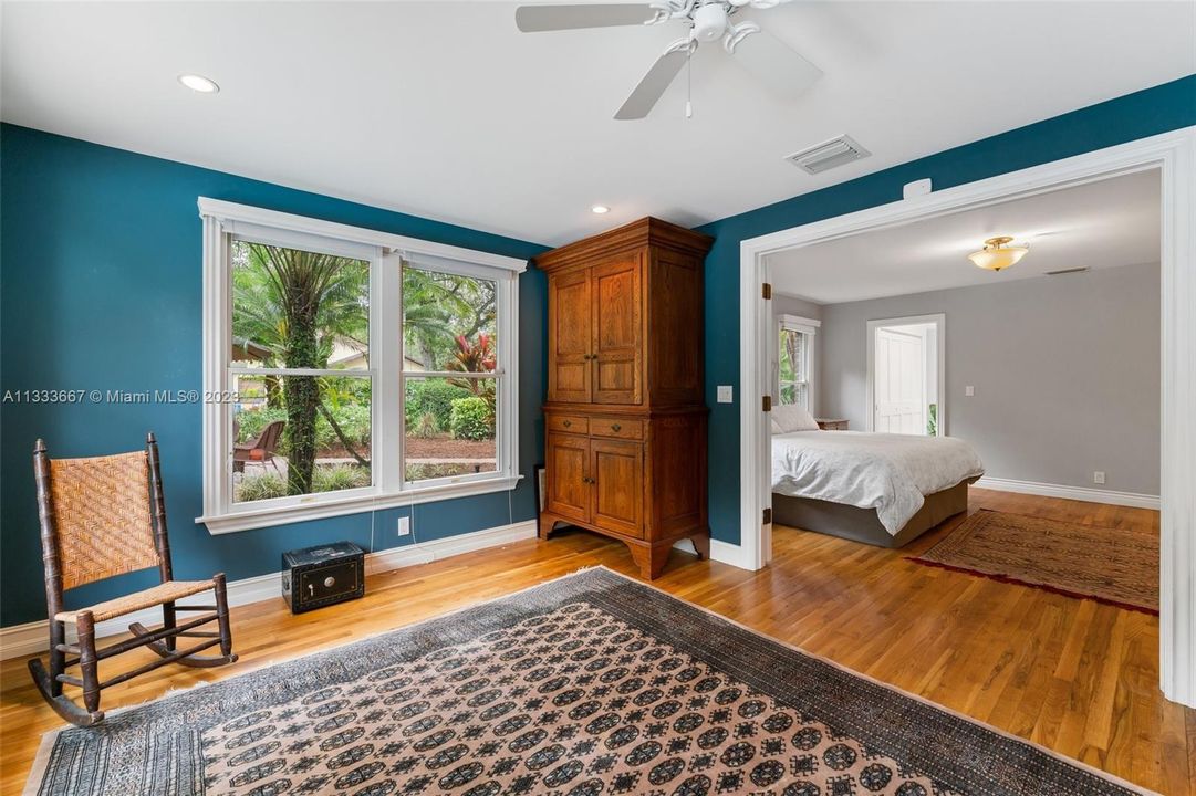 Recently Sold: $1,000,000 (3 beds, 2 baths, 2994 Square Feet)