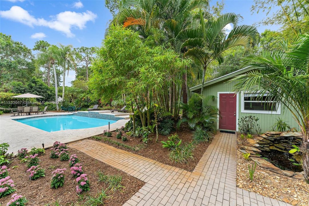 Recently Sold: $1,000,000 (3 beds, 2 baths, 2994 Square Feet)