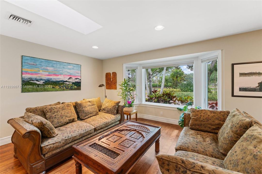 Recently Sold: $1,000,000 (3 beds, 2 baths, 2994 Square Feet)