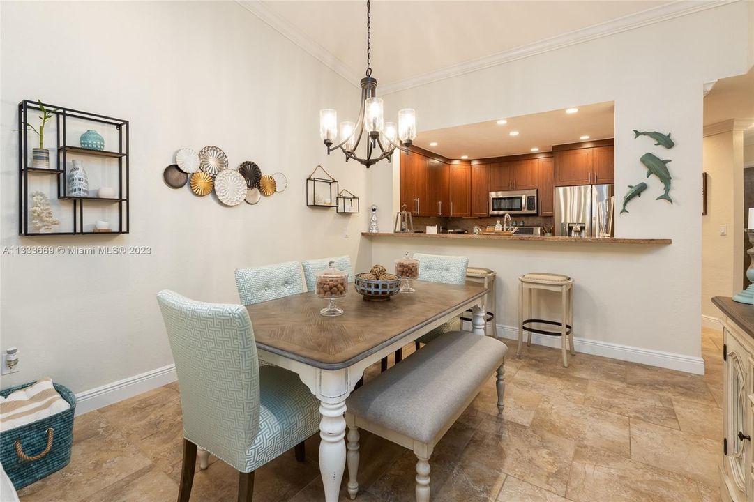 Recently Sold: $825,000 (2 beds, 2 baths, 1029 Square Feet)