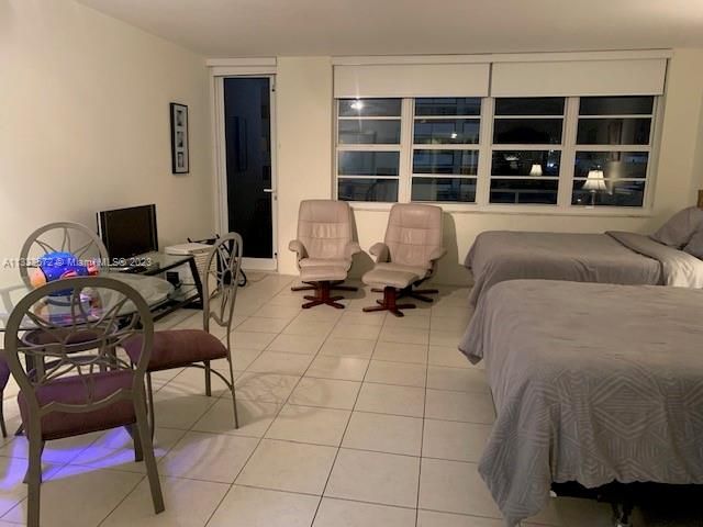 For Rent: $2,300 (0 beds, 1 baths, 515 Square Feet)