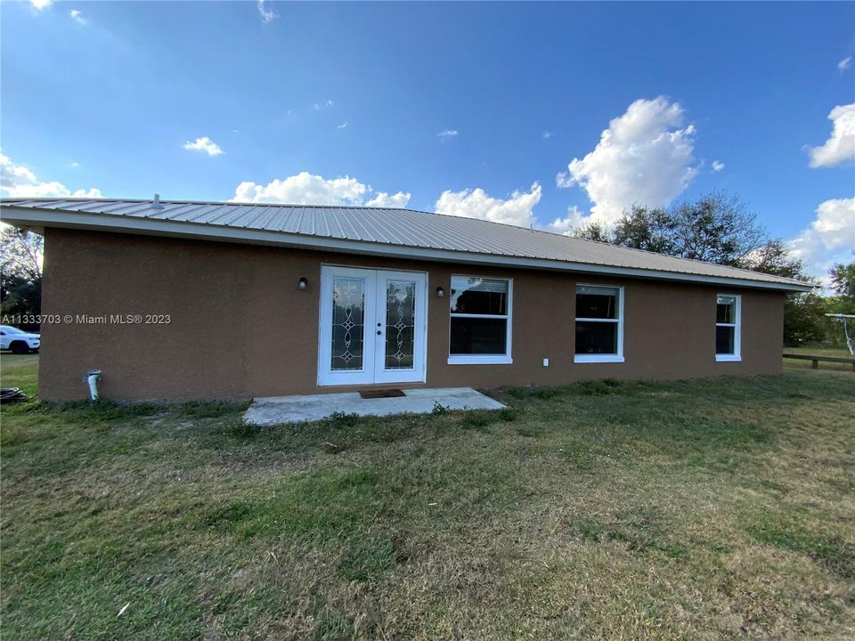 最近售出: $480,000 (4 贝兹, 3 浴室, 1984 平方英尺)