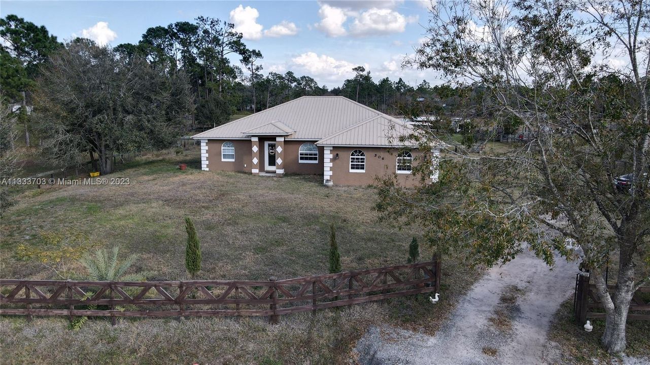 最近售出: $480,000 (4 贝兹, 3 浴室, 1984 平方英尺)