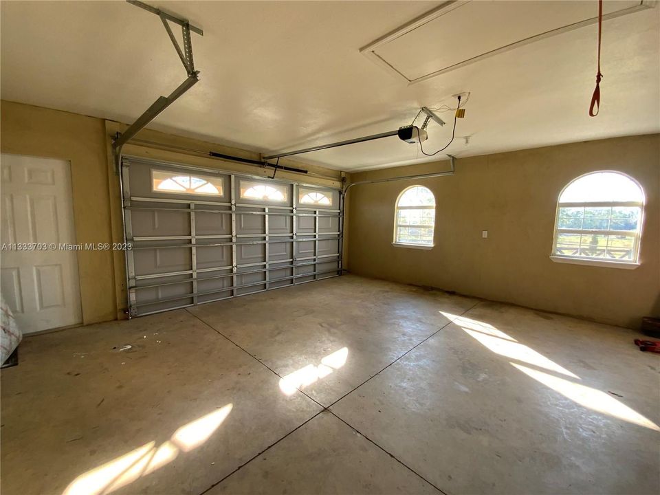 最近售出: $480,000 (4 贝兹, 3 浴室, 1984 平方英尺)