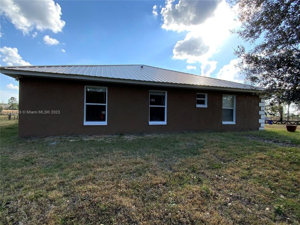 最近售出: $480,000 (4 贝兹, 3 浴室, 1984 平方英尺)