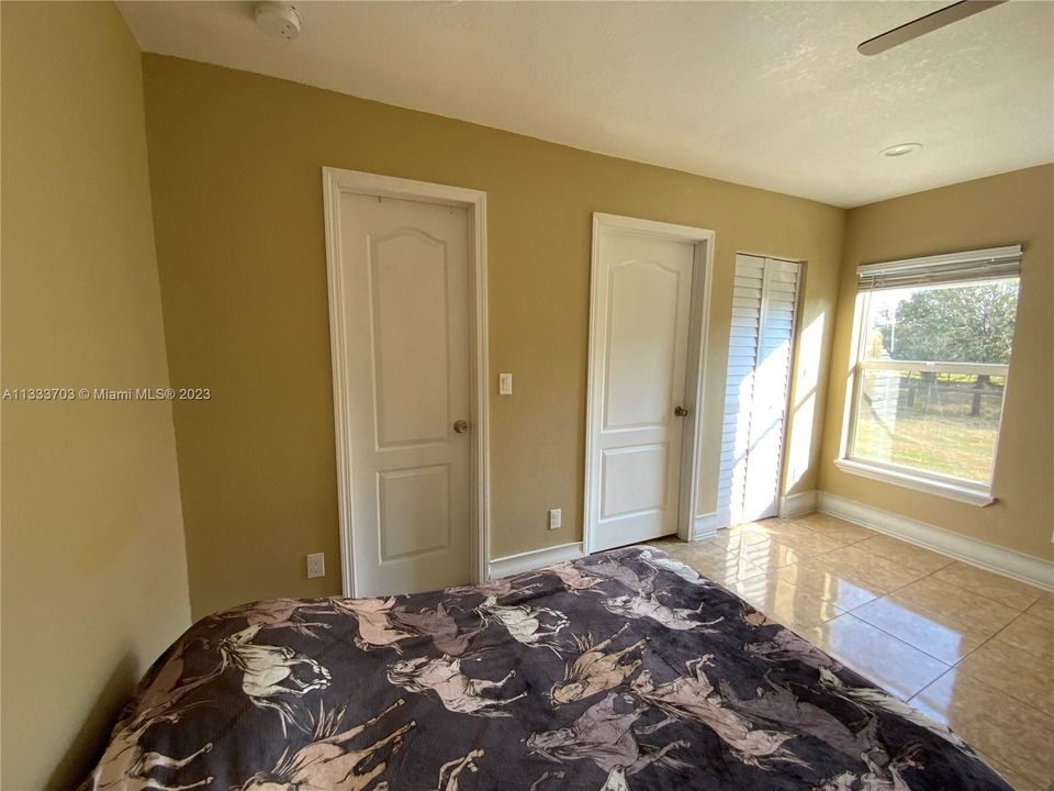 最近售出: $480,000 (4 贝兹, 3 浴室, 1984 平方英尺)