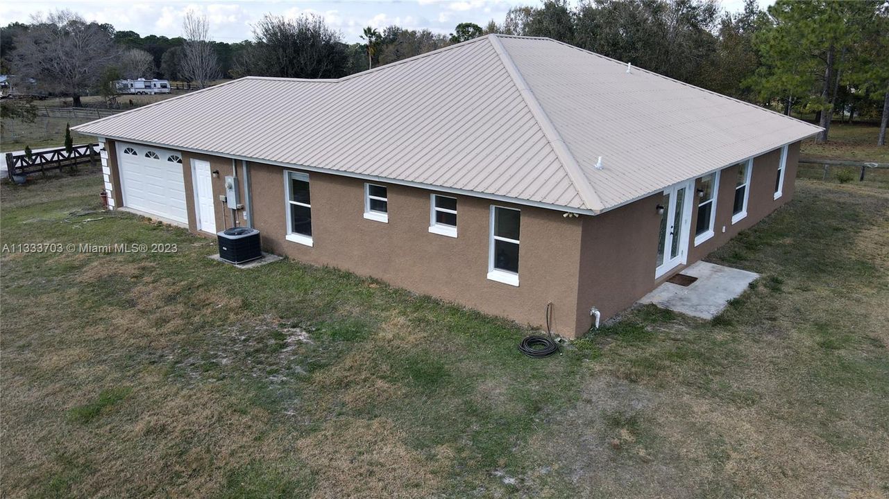 最近售出: $480,000 (4 贝兹, 3 浴室, 1984 平方英尺)