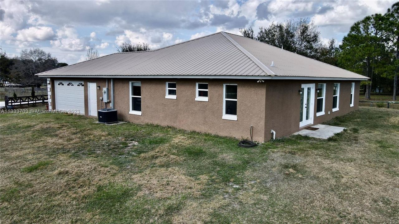 最近售出: $480,000 (4 贝兹, 3 浴室, 1984 平方英尺)