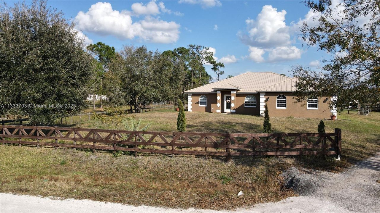 最近售出: $480,000 (4 贝兹, 3 浴室, 1984 平方英尺)