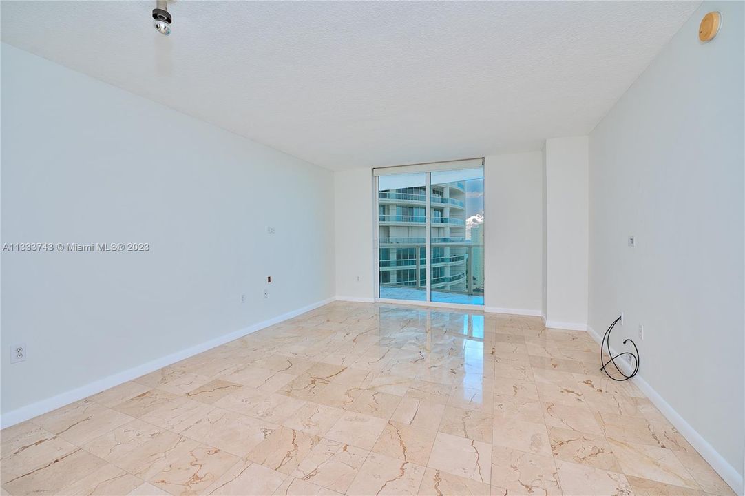 Recently Sold: $490,000 (1 beds, 1 baths, 791 Square Feet)