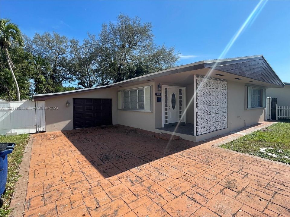 Recently Sold: $499,900 (3 beds, 2 baths, 1428 Square Feet)
