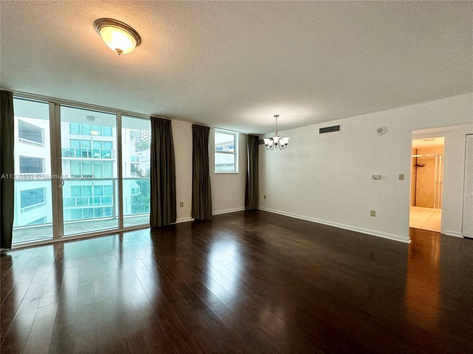 For Rent: $3,600 (2 beds, 2 baths, 1117 Square Feet)