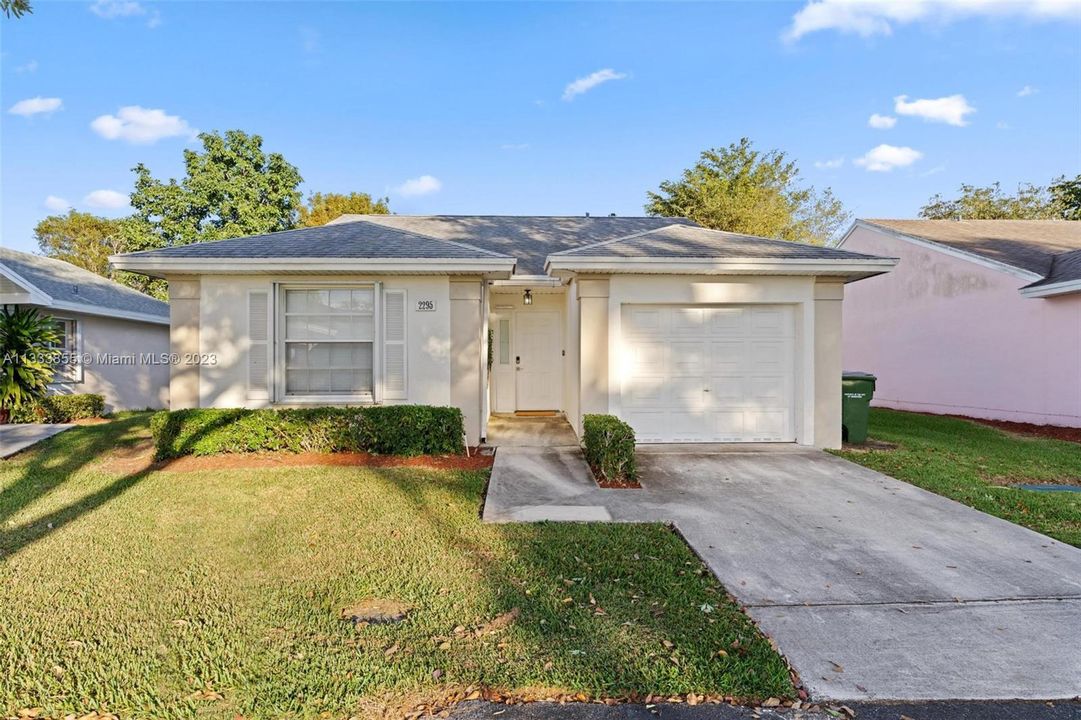 Recently Sold: $343,000 (2 beds, 2 baths, 1171 Square Feet)