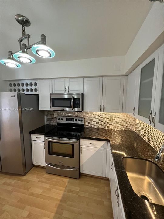 Recently Rented: $3,400 (2 beds, 2 baths, 1091 Square Feet)