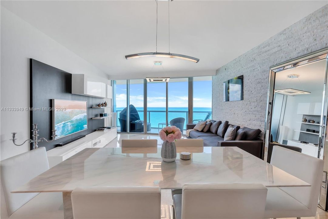 Recently Sold: $2,650,000 (3 beds, 3 baths, 1927 Square Feet)