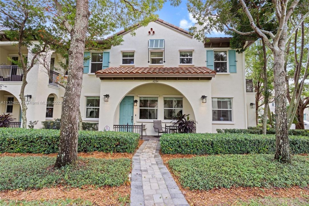 Recently Sold: $537,500 (3 beds, 3 baths, 1770 Square Feet)