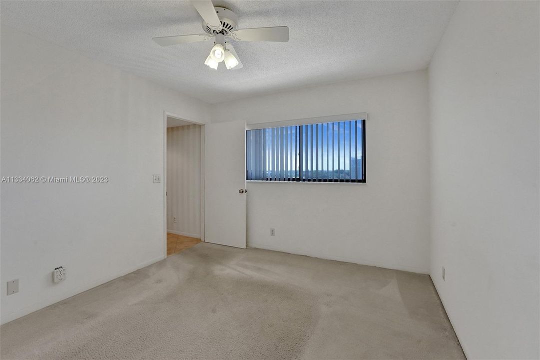 Vendido Recientemente: $200,000 (2 camas, 2 baños, 1230 Pies cuadrados)