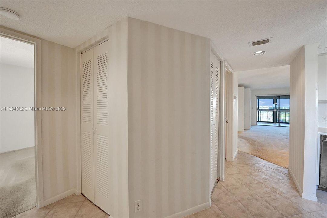 Vendido Recientemente: $200,000 (2 camas, 2 baños, 1230 Pies cuadrados)