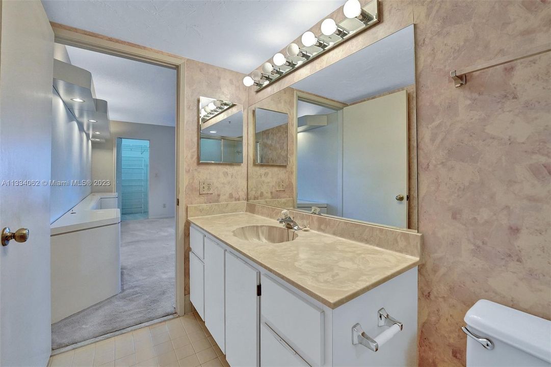 Vendido Recientemente: $200,000 (2 camas, 2 baños, 1230 Pies cuadrados)