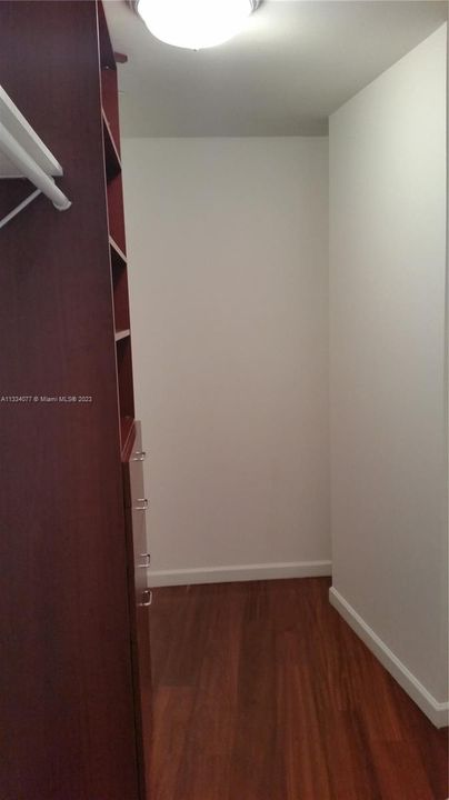 Recently Rented: $3,650 (1 beds, 1 baths, 1031 Square Feet)