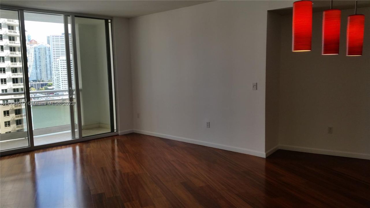 Recently Rented: $3,650 (1 beds, 1 baths, 1031 Square Feet)