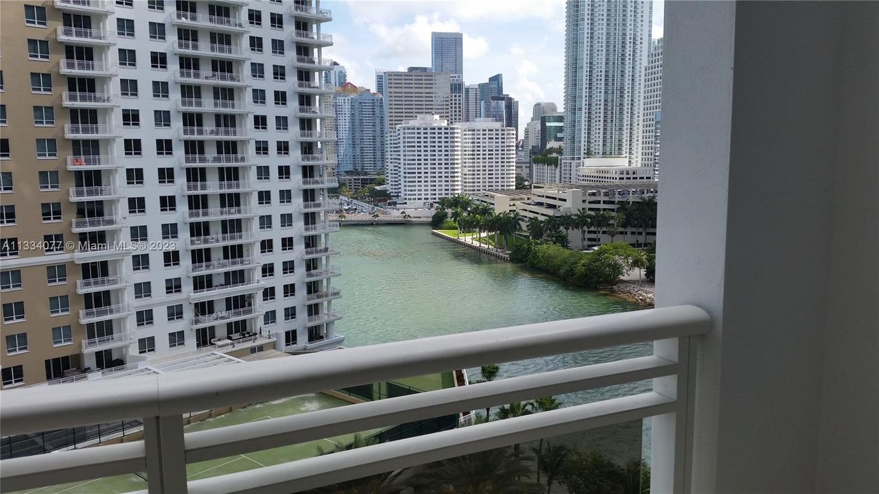 Recently Rented: $3,650 (1 beds, 1 baths, 1031 Square Feet)