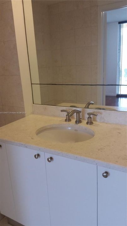 Recently Rented: $3,650 (1 beds, 1 baths, 1031 Square Feet)