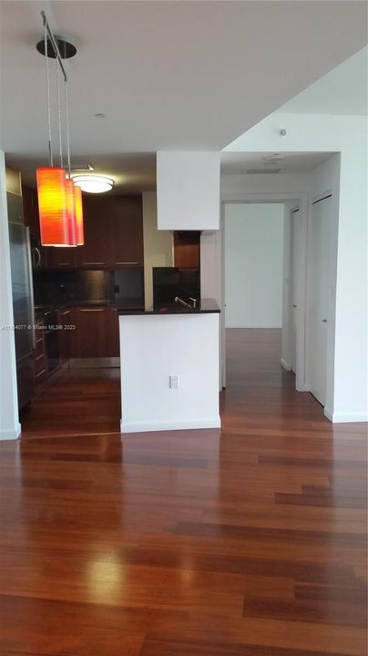 Recently Rented: $3,650 (1 beds, 1 baths, 1031 Square Feet)