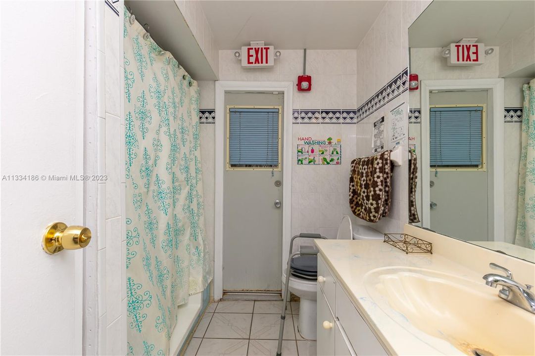最近售出: $520,000 (4 贝兹, 2 浴室, 1865 平方英尺)