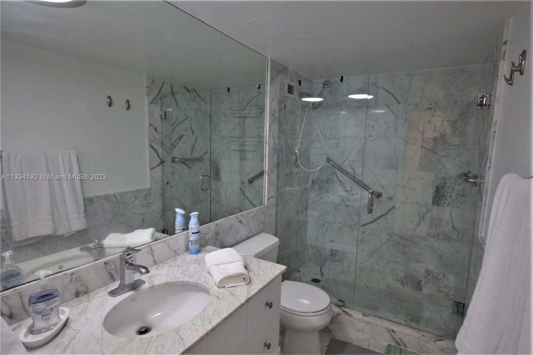 最近售出: $899,000 (2 贝兹, 2 浴室, 1360 平方英尺)