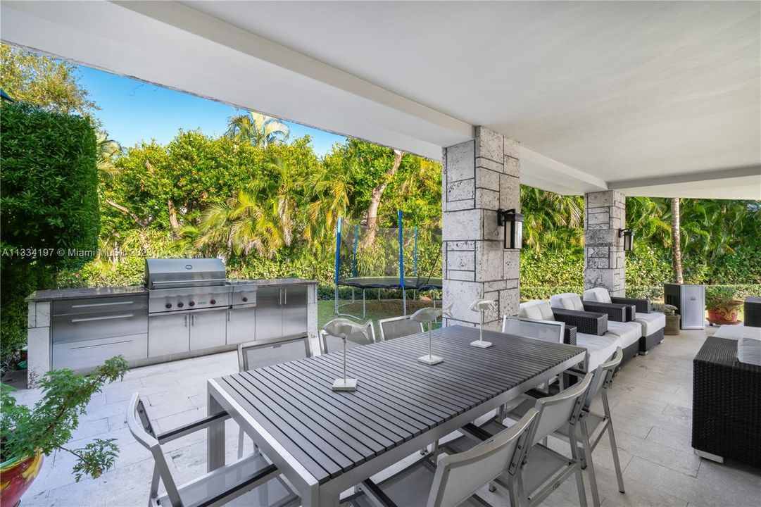 Recently Sold: $28,900,000 (5 beds, 5 baths, 6289 Square Feet)