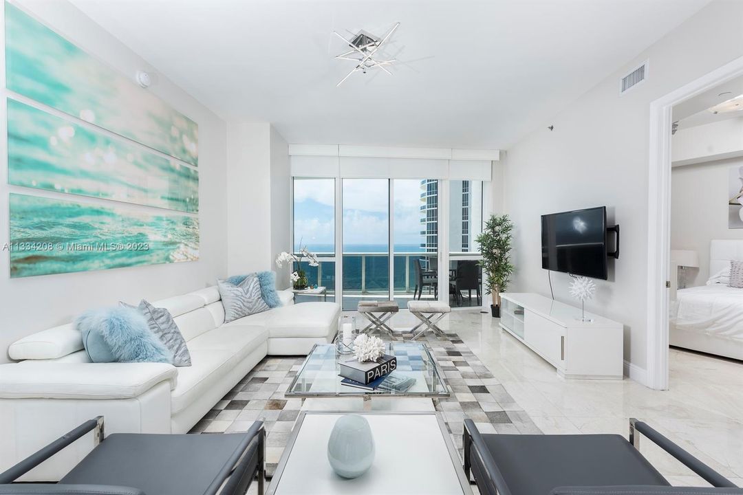 Recently Sold: $1,650,000 (3 beds, 3 baths, 2106 Square Feet)