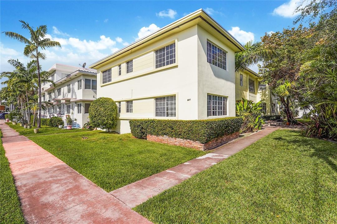 Recently Sold: $2,099,000 (0 beds, 0 baths, 1033 Square Feet)