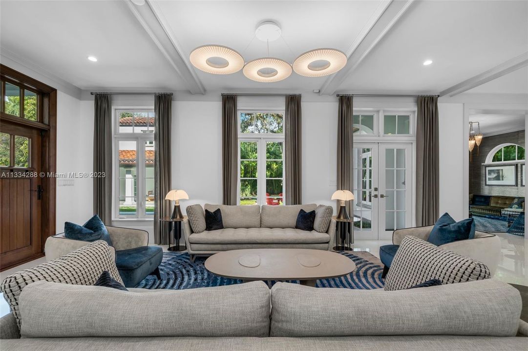 Recently Sold: $4,650,000 (5 beds, 5 baths, 3881 Square Feet)