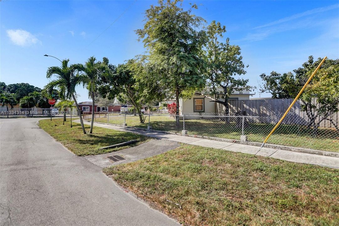 Recently Sold: $505,000 (3 beds, 2 baths, 1252 Square Feet)