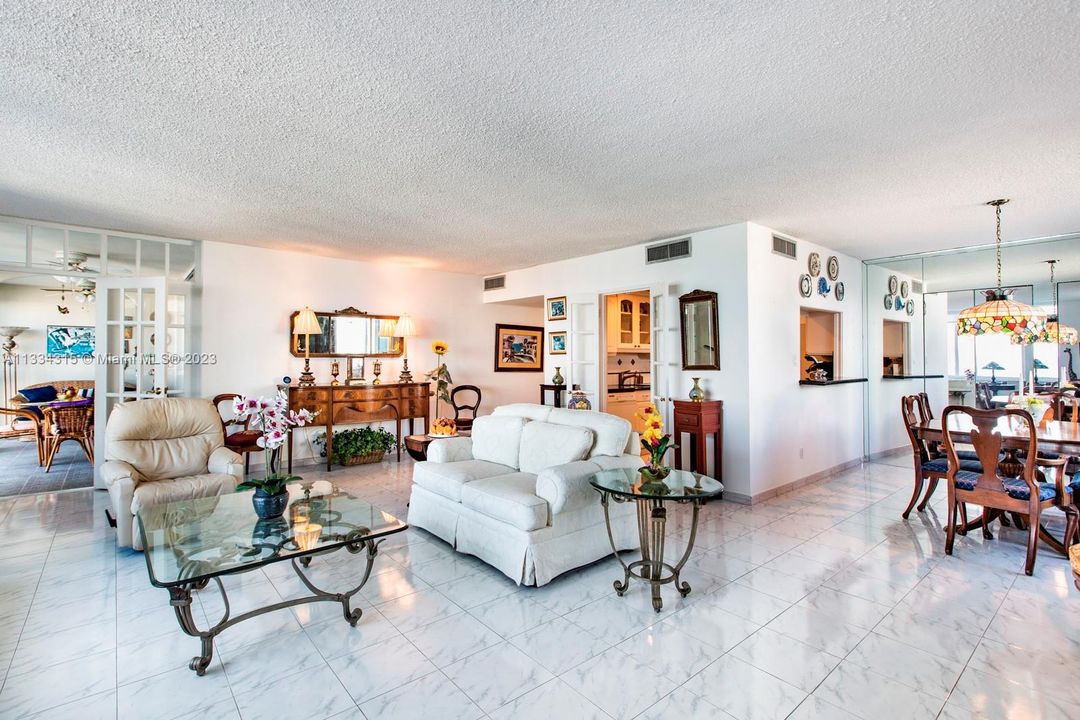 Recently Sold: $750,000 (2 beds, 2 baths, 1660 Square Feet)
