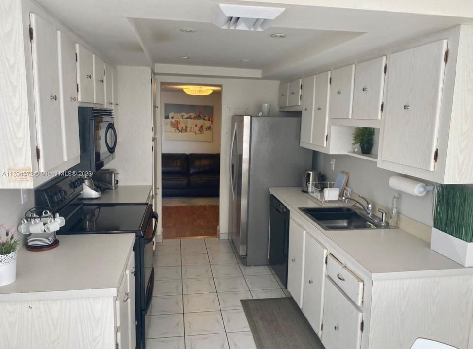 Recently Sold: $299,000 (2 beds, 2 baths, 1565 Square Feet)