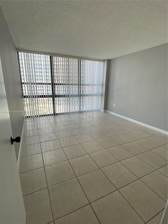 Recently Rented: $2,700 (1 beds, 1 baths, 768 Square Feet)