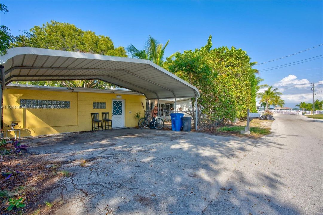 Recently Sold: $799,000 (3 beds, 3 baths, 1580 Square Feet)