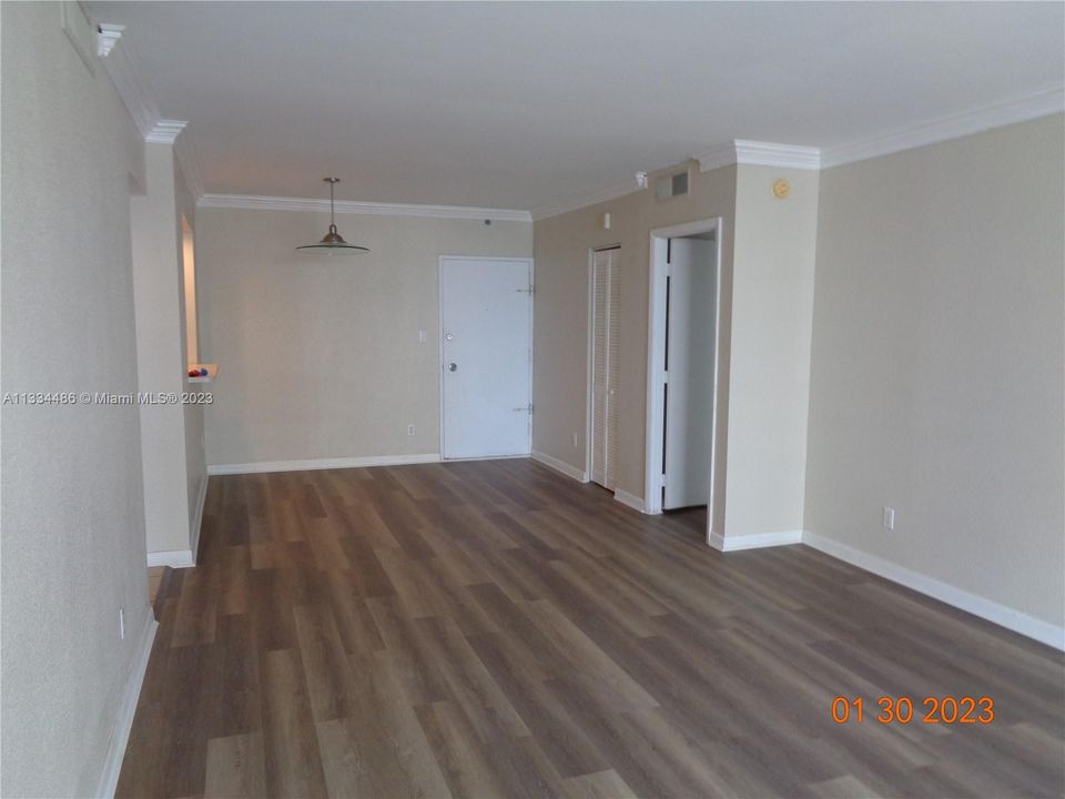 Recently Sold: $450,000 (2 beds, 2 baths, 1190 Square Feet)