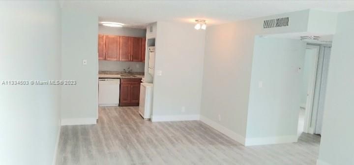 Recently Sold: $205,900 (2 beds, 2 baths, 800 Square Feet)