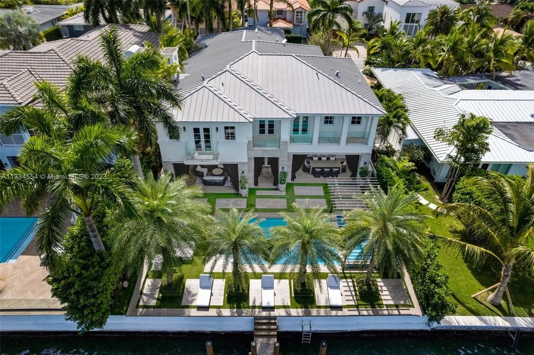 Recently Sold: $12,500,000 (7 beds, 7 baths, 5902 Square Feet)
