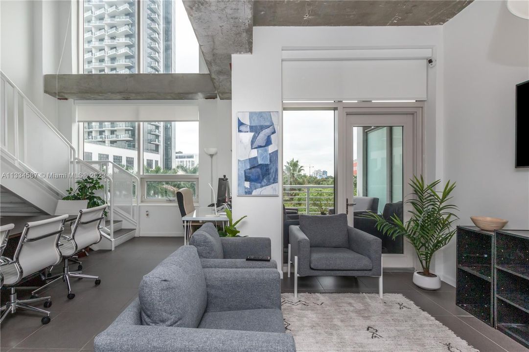 Recently Sold: $599,000 (1 beds, 1 baths, 1086 Square Feet)