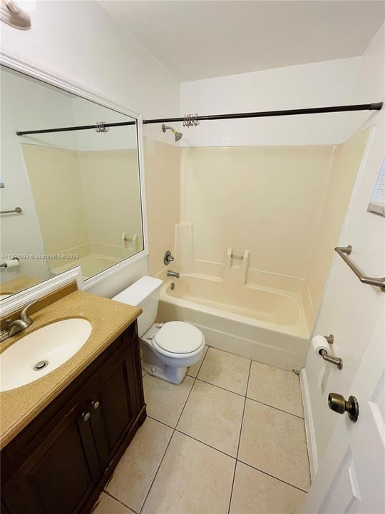Недавно арендовано: $2,000 (2 спален, 2 ванн, 956 Квадратных фут)
