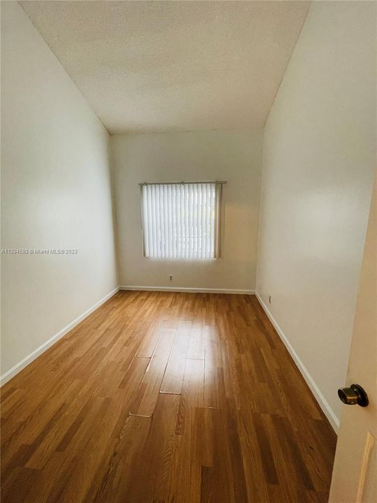 Recently Rented: $2,000 (2 beds, 2 baths, 956 Square Feet)