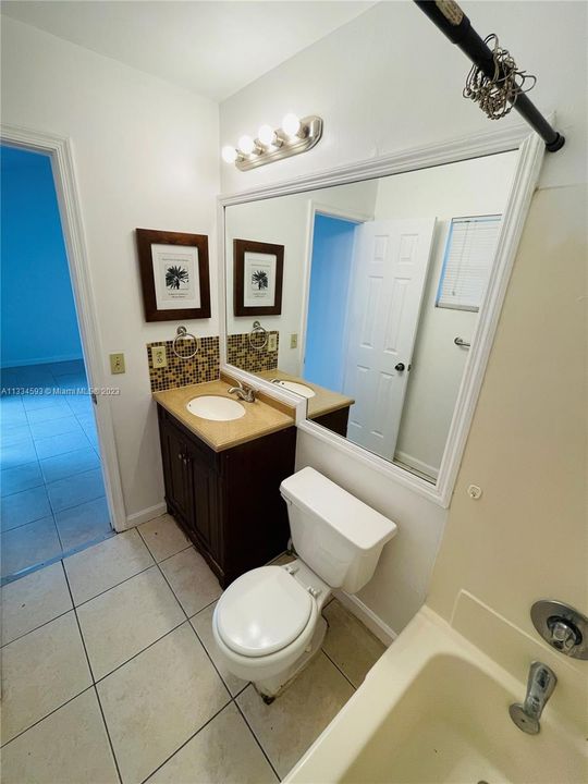 最近租的: $2,000 (2 贝兹, 2 浴室, 956 平方英尺)