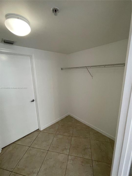 Recently Rented: $2,800 (1 beds, 1 baths, 825 Square Feet)