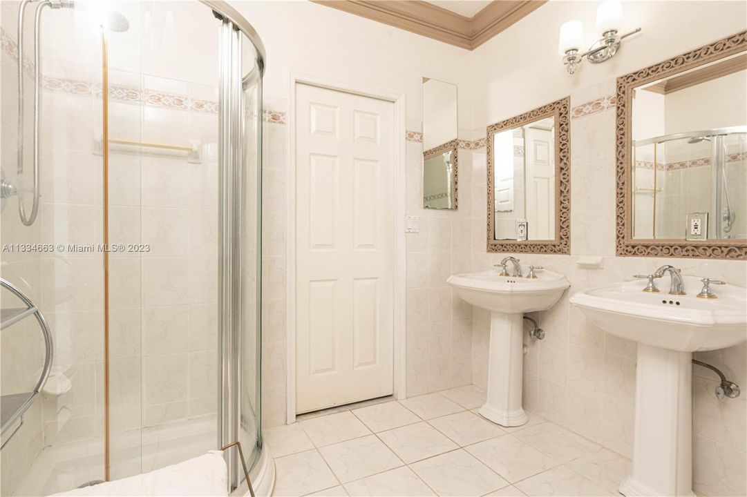 Недавно арендовано: $1,400 (1 спален, 1 ванн, 600 Квадратных фут)