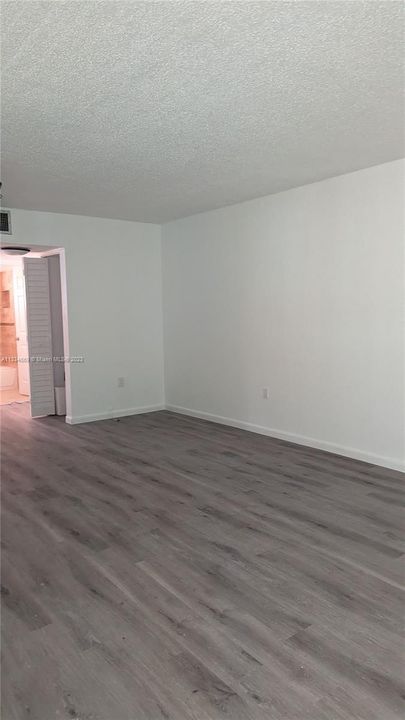 Recently Rented: $2,300 (2 beds, 1 baths, 3508 Square Feet)