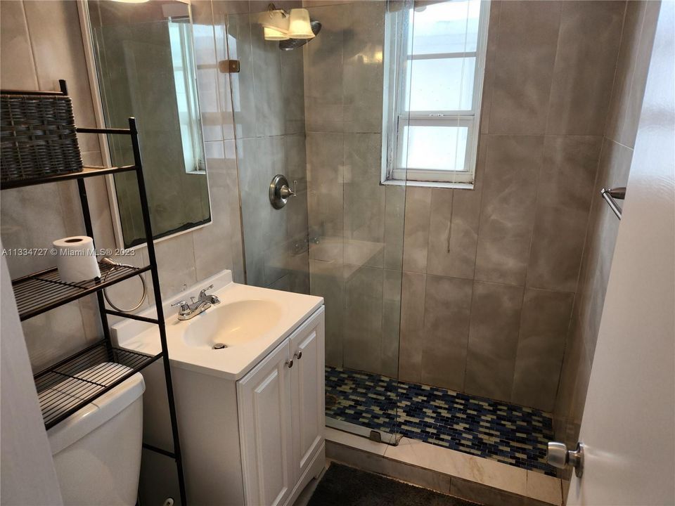 Recently Rented: $2,000 (1 beds, 1 baths, 640 Square Feet)